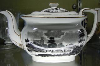 "SEDGWICK" Landscape tea pot, circa 1800-1820's