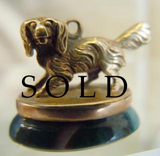 KING CHARLES SPANIEL, gold 18K miniature on Bloodstone seal base