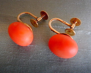 NATURAL CORAL ovals 11 mm x 10 mm x 8 mm deep