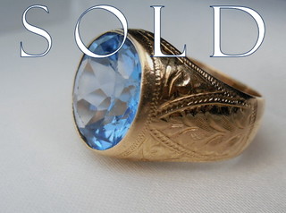 18K 'ACANTHUS LEAF' dome ring with brilliant blue lab-grown gem