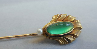 CATS-EYE CHRYSOPRASE American Art Nouveau Fan-Top stickpin