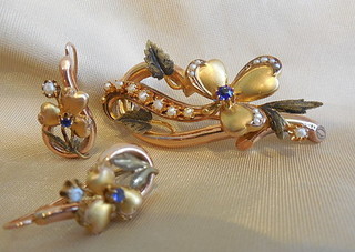 Romantic Era 1830's - 1840's Brooch & Earrings