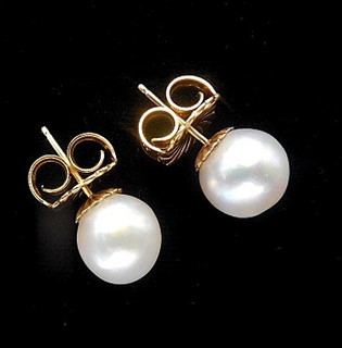 ANTIQUE 9 MM AKOYA SALTWATER PEARLS