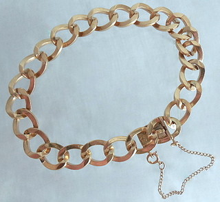 FLEXIBLE CURB LINKS 18k gold bracelet of angular curb links, in the manner of Verdura