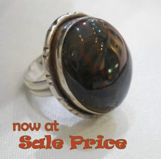 "BLOODSTONE SPLASHES" JASPER pie crust border sterling silver ring