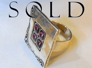 FOUR RHODOLITE GARNETS (1 carat) craftsman/designer hand-hammered square-top ring