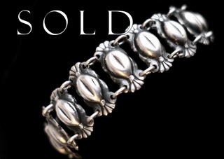 "COFFEE BEANS"   (with anthemia/palmettes)  FLEXIBLE LINE BRACELET