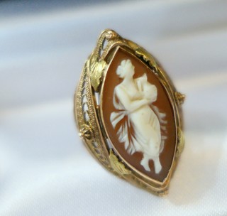 DANCING GODDESS Shell Cameo Filigree Ring