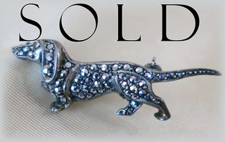 DACHSHUND PIN, Art Deco to Mid-Century