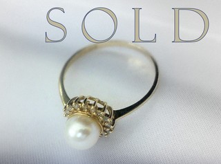 SINGLE PEARL "HALO "RING (Pearl in Halo of Diamonds)