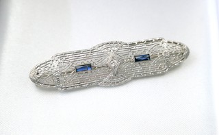 ART DECO Diamond Center 14K Bar Pin 