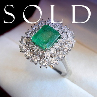 EMERALD and 32 diamonds 18k white gold ring