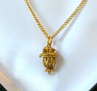 "FLOWER BASKET" High Karat Gold Filigree Pendant Necklace