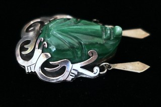 FACE OF A MAYAN / AZTEC RULER Mexican Sterling & Carved Green Stone Pendant Brooch