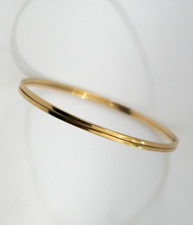 SQUARE PROFILE HEAVY & SLEEK PAIR OF 18k HOOP BRACELETS