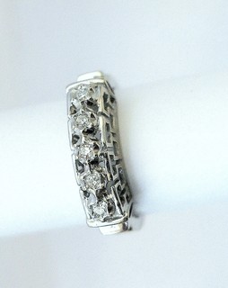"GREEK KEY" GALLERY 18k BAND RING with five diamond simulants