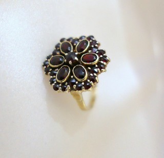 BOHEMIAN GARNETS IN 14K GOLD RING