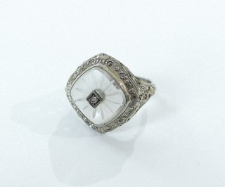 DIAMOND IN STARBURST "CAMPHOR" GLASS RING