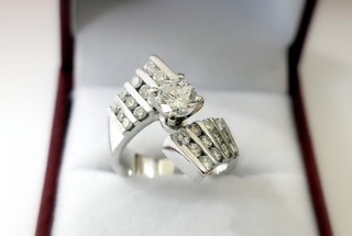 1.50 CARATS "CROSSOVER DAZZLER"