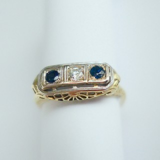 DIAMOND AND BLUE SAPPHIRES Three Stone Ring