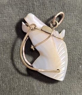 HORSE HEAD PENDANT CHARM, Mother of Pearl