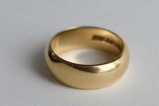 6MM WIDE YELLOW GOLD BAND RING, 14K