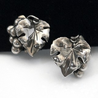 MIGUEL MELENDEZ (signed) EARRINGS, Grape Cluster, Leaf & Tendrils