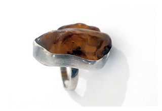 BALTIC AMBER & STERLING SILVER RING