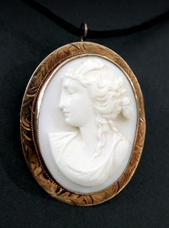 ANTIQUE PALE PINK CONCH SHELL CAMEO OF THE GODDESS PSYCHE