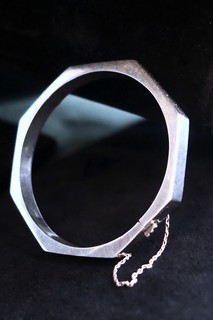 MODERNIST PANELED "invisible hinge" bangle