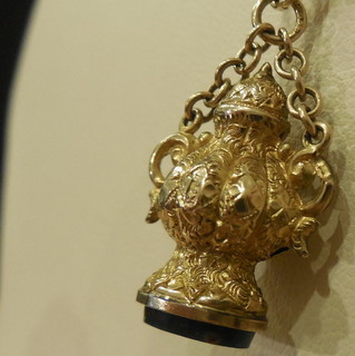 MINIATURE GOLD BAROQUE URN