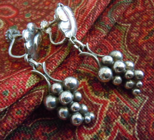 Hanging Clusters "Moonlight Grapes" earrings