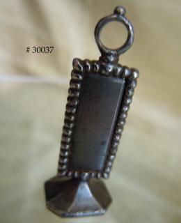 Slender pendant fob design