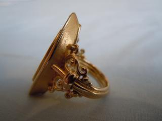 Side view of ring
