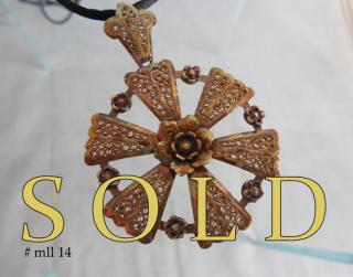 FINE GOLD FILIGREE windmill pendant, Fleur-de-lis top with seven Rosettes