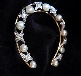 Nine pearls, Mississippi/Tennessee River type silvery white with iridescent 'orient', natural baroque shapes