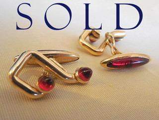 "QUESTION MARK" American Art Deco faux-ruby (red paste) cuff links
